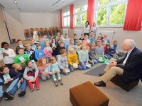 Schlossgespenst geisterte durch die St. Quirinus-Schule | WAZ.de