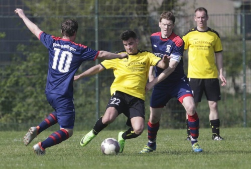 Lokalsport: 1:1 hilft dem 1. FC Heelden nicht weiter