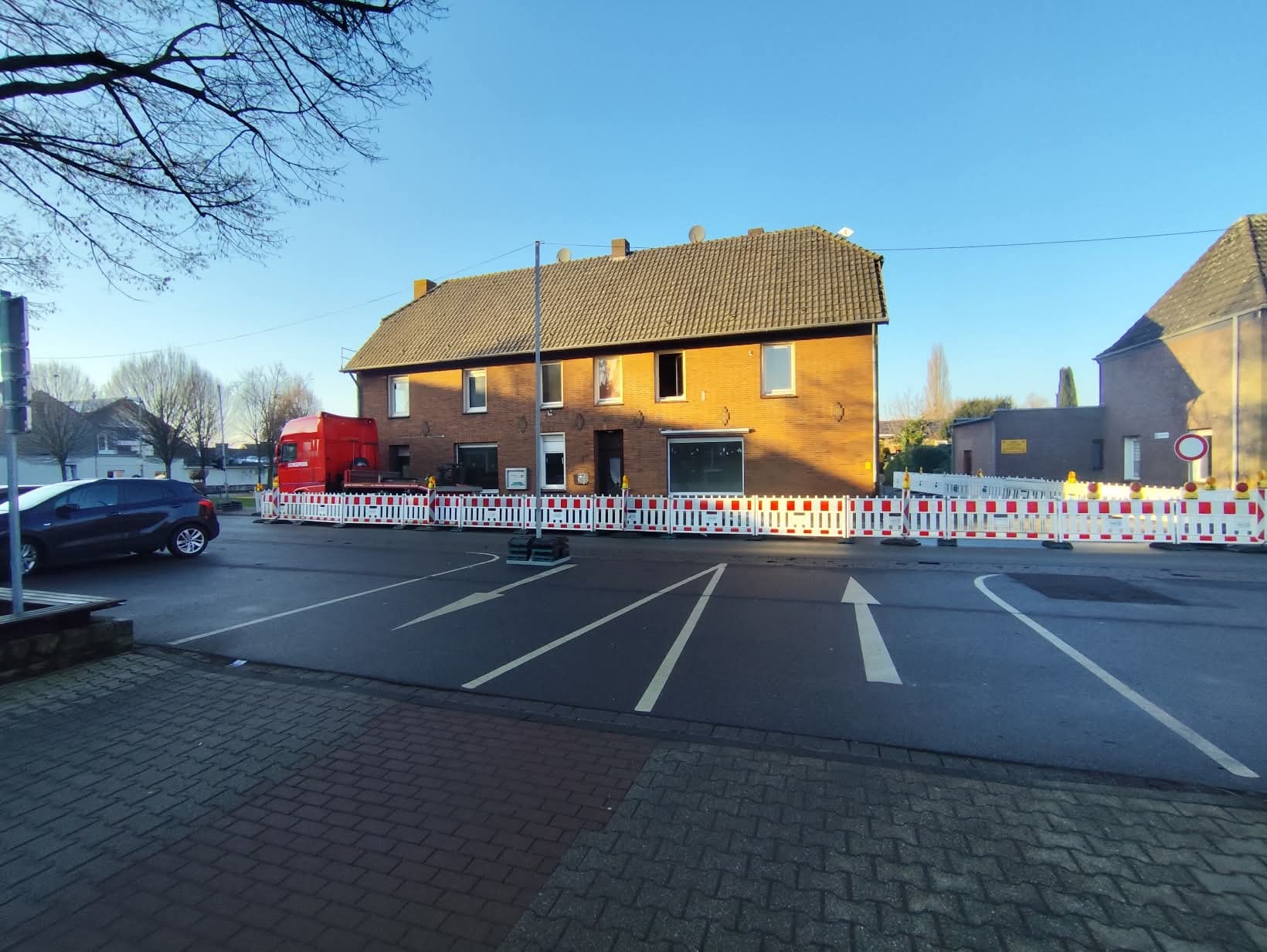 Abrissarbeiten in Millingen